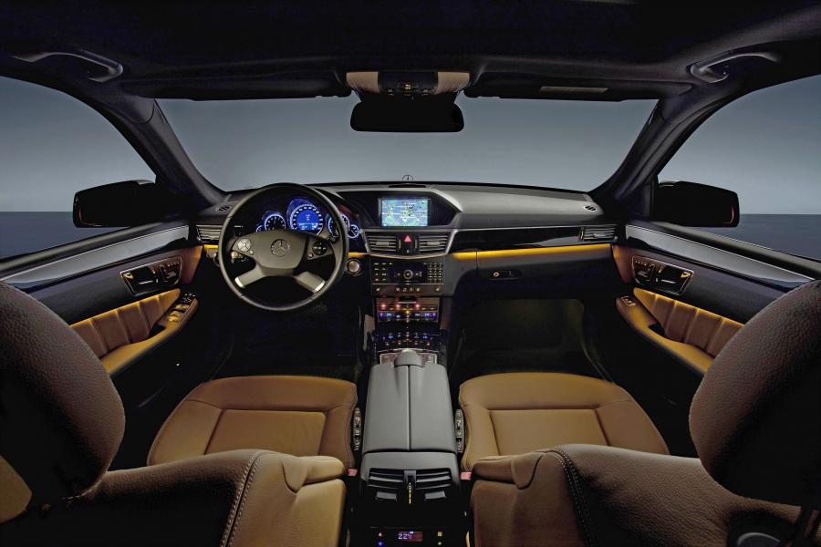  Mercedes-Benz E-Class 2010 года  (фото 3 из 128)